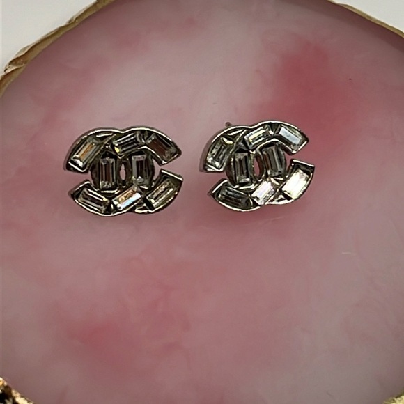 CHANEL EARRINGS - Picture 2 of 6